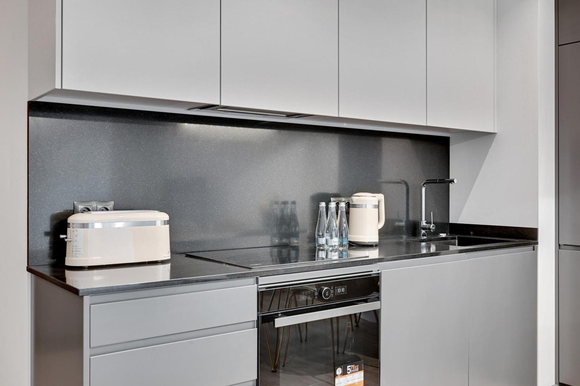 Scala City Center Premium Apartments With Parking By Lion Apartments Гданьск Экстерьер фото