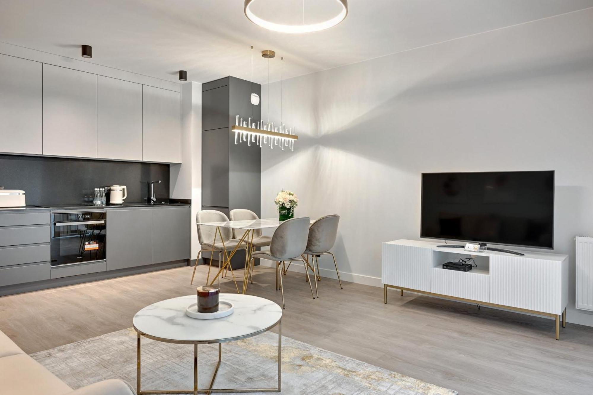 Scala City Center Premium Apartments With Parking By Lion Apartments Гданьск Экстерьер фото